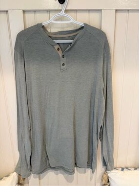Southern Tide Men's Long-Sleeve Henley in Sage Green
